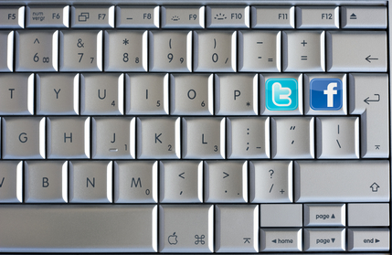 Keyboard with facebook and twitter